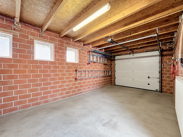 Garage 2.png